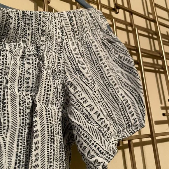 Forever 21 Off Shoulder Blouse - Picture 5 of 5